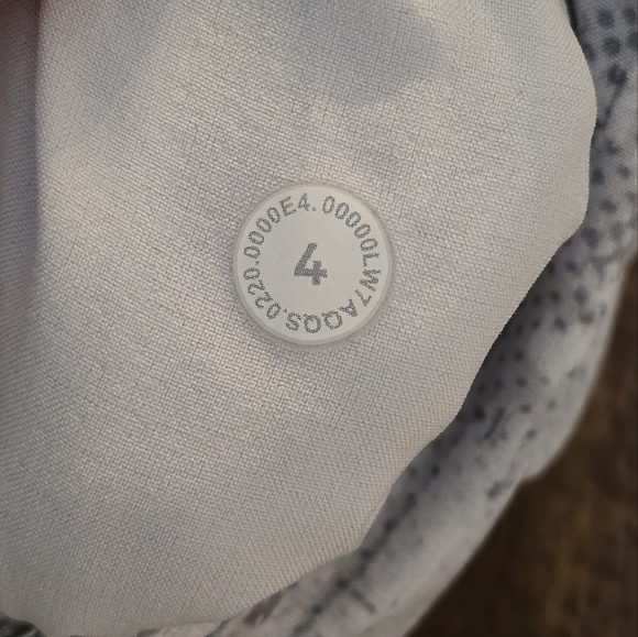 Lululemon Tracker short - Picture 3 of 3